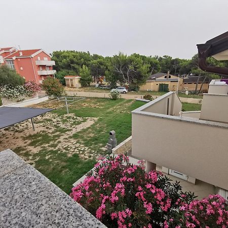 Apartments Riva Povljana Exterior photo